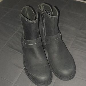 Clark's Ladies Size 6.5, Black Chelsea Boots, Instep Zipper, Strap On Front